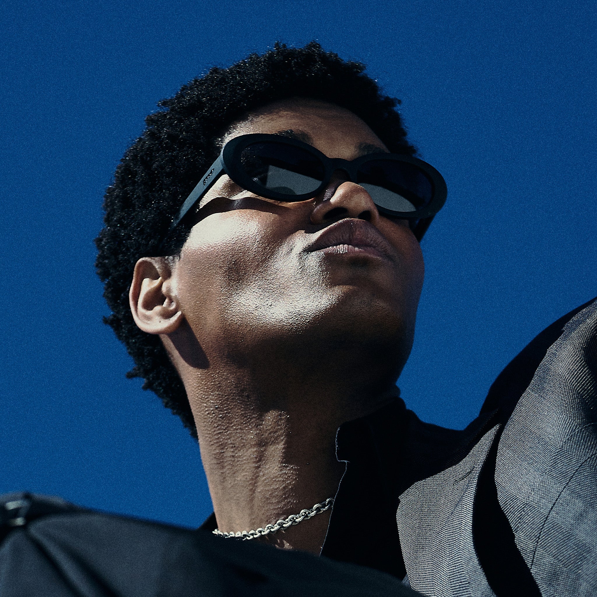 Always Having a Moment - Grip Fit Wrap Sunglasses