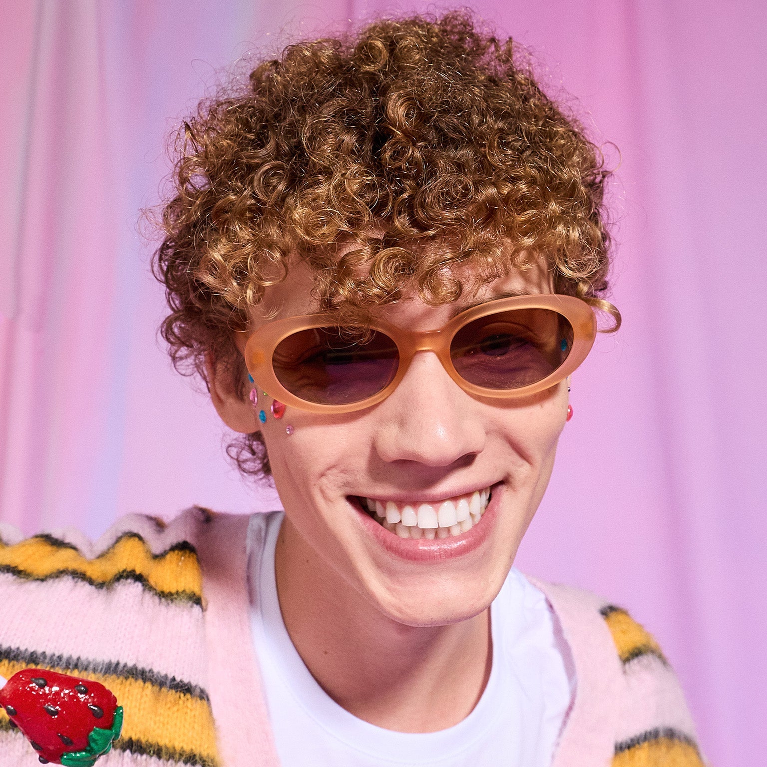 Windowsill Pie Bandit - Casual Tennis Sunglasses