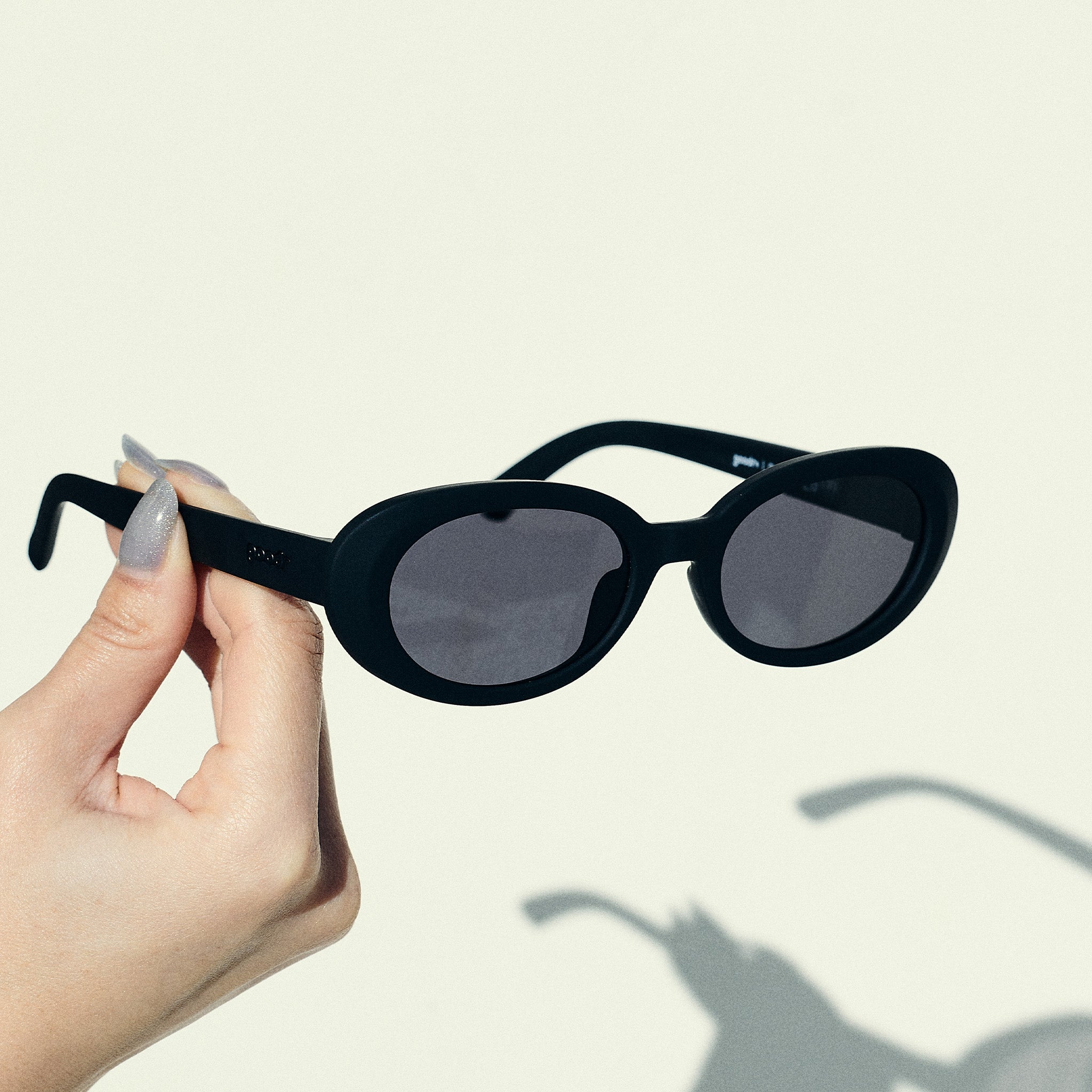 Always Having a Moment - Grip Fit Wrap Sunglasses