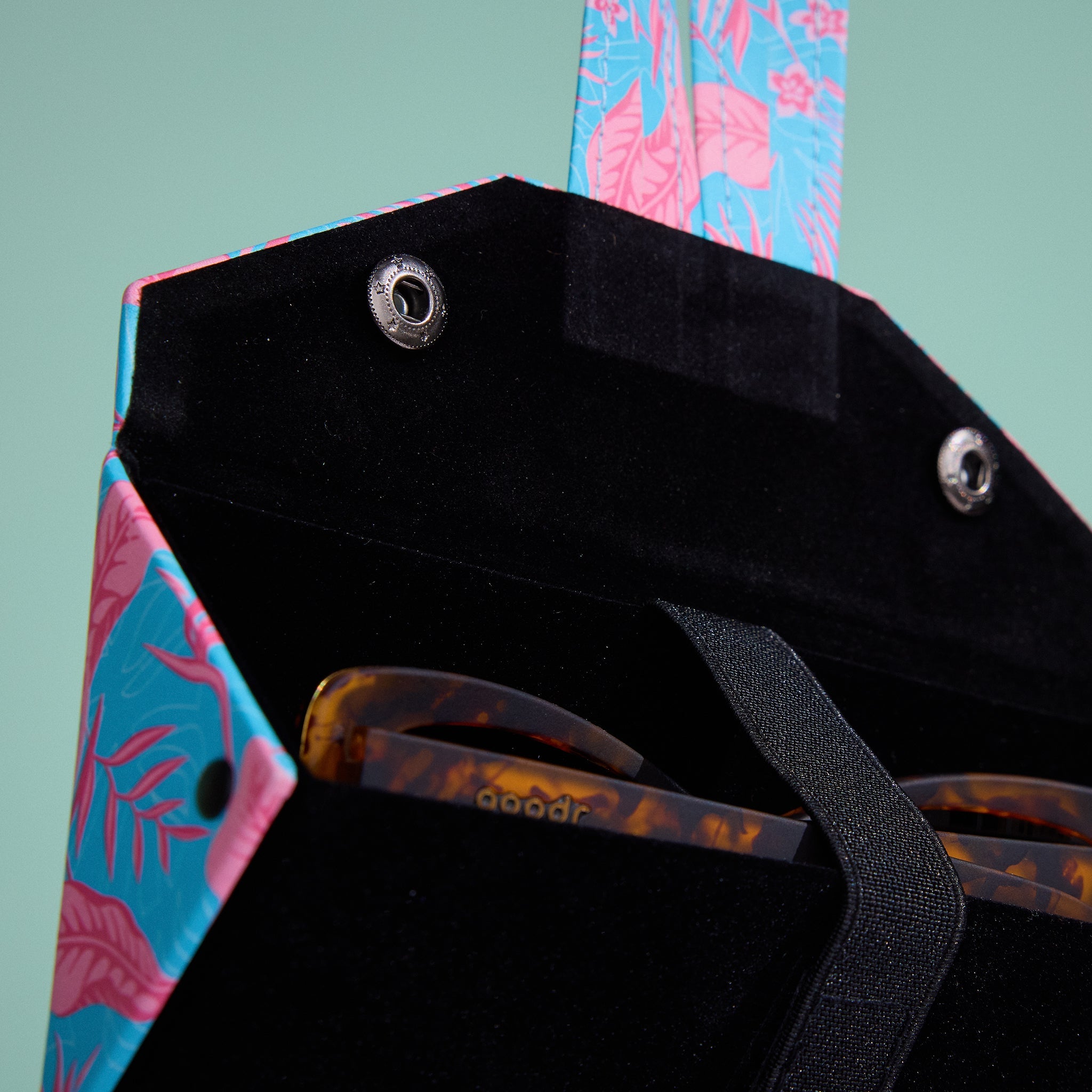 Roll With It - Sunny Day Wrap Sunglasses