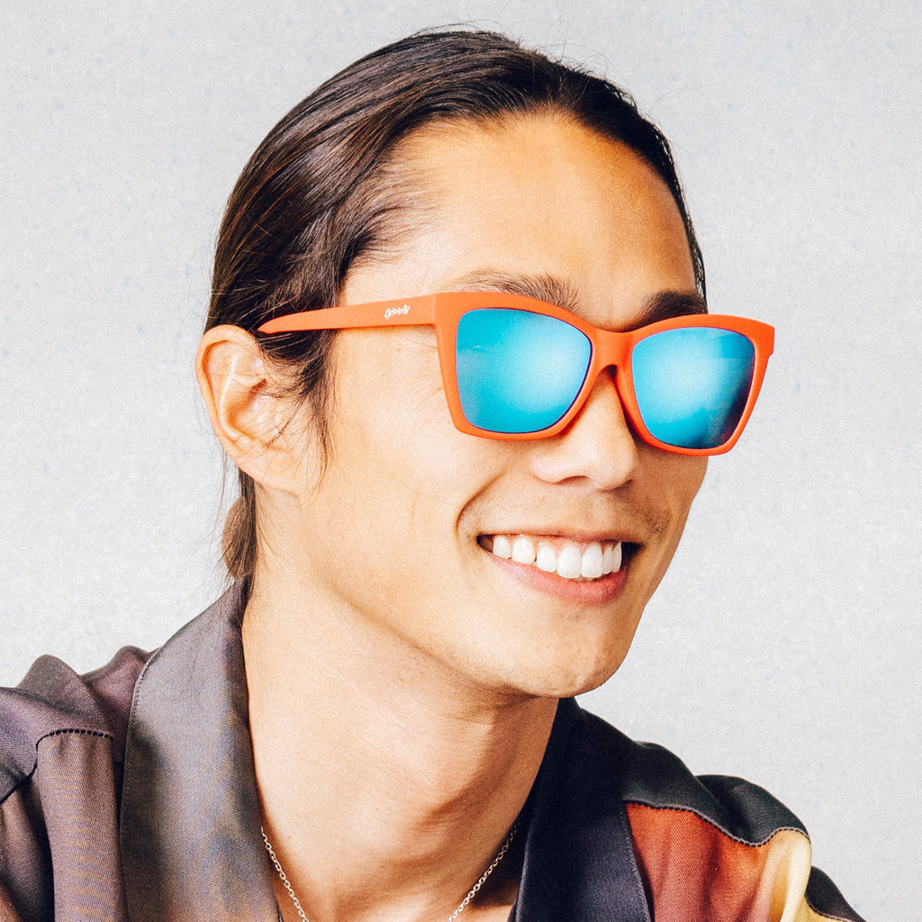 Kisses Canvas, Sells It for Fortune - Travel Ready Tennis Sunglasses